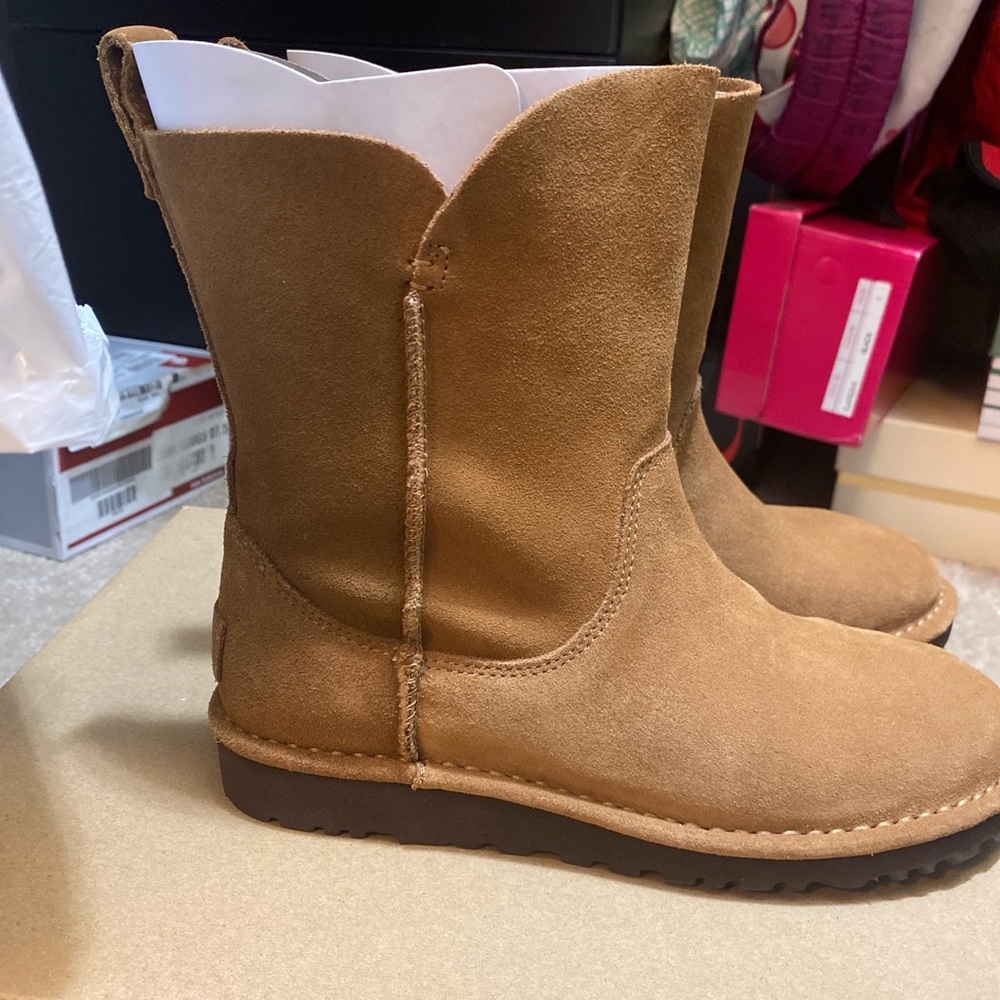 Ugg boots - Picture 3 of 4